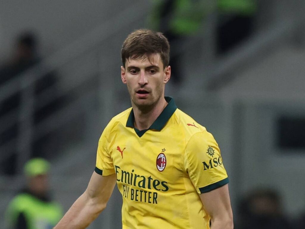 Milan, operazione per Gabbia: nel derby con De Winter. Allegri in difesa ha gli uomini contati