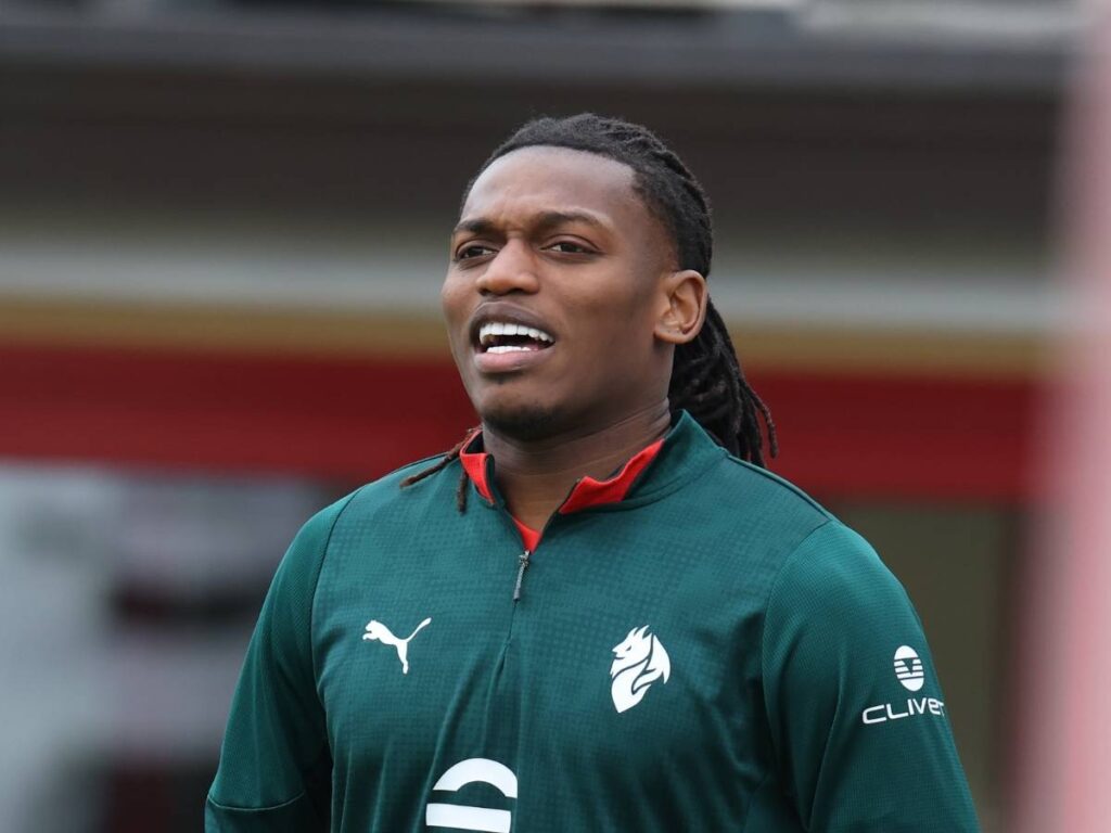 Milan, Ordine contro le critiche a Leao: "Segna gol da prima punta"