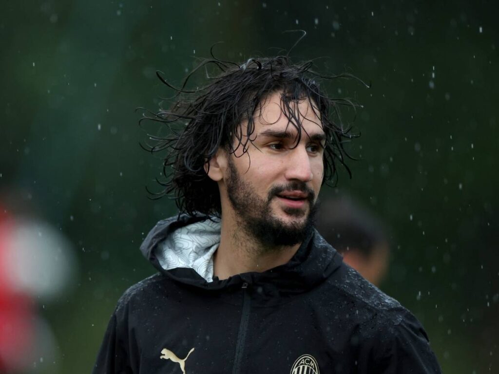 Sorpresa a San Siro: Yacine Adli in tribuna per assistere a Milan-Torino