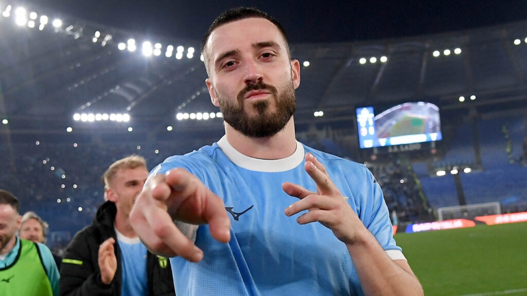 Calciomercato Milan, Gila in pole position per rinforzare la difesa. Derby con l'Inter