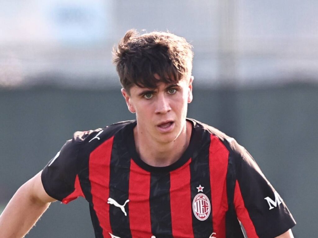 Ufficiale il rinnovo di Colombo: il classe 2007 si lega al Milan per il futuro