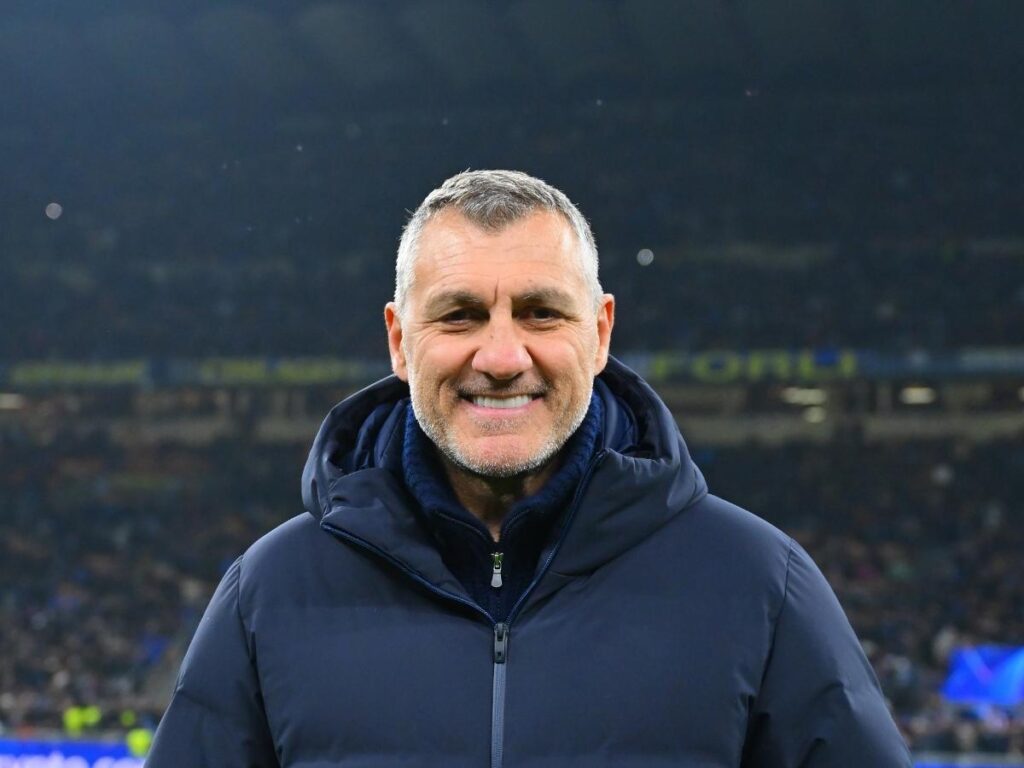 Derby Milan-Inter, Vieri: "Allegri deve attaccare. Leao? Ecco cosa deve ..."