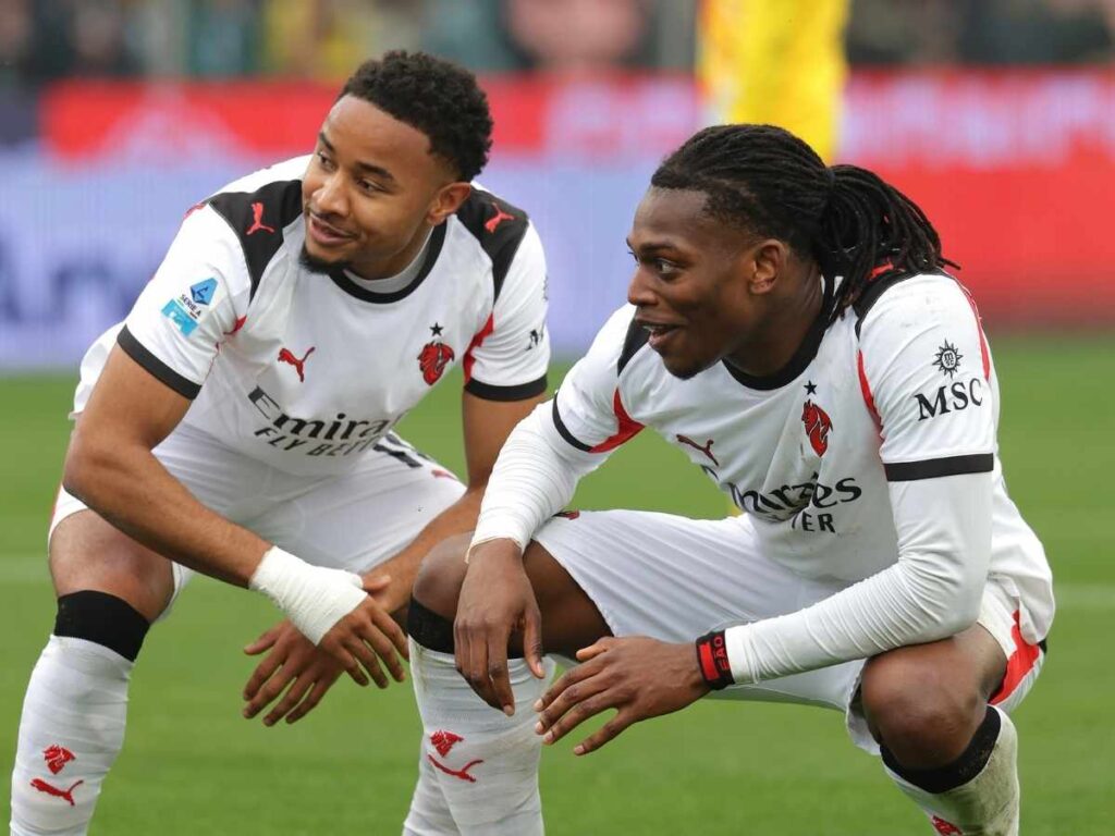 Milan, tre punti nel finale: una vittoria con vista derby. L'avvertimento di Leao