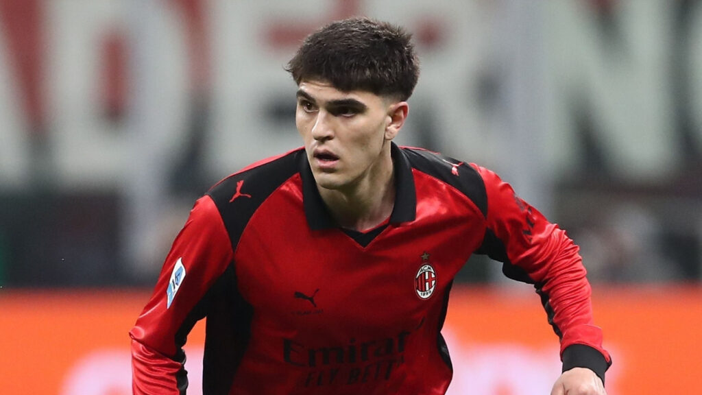 Milan, oggi Bartesaghi incontra i tifosi rossoneri: tutto quello che c'è da sapere