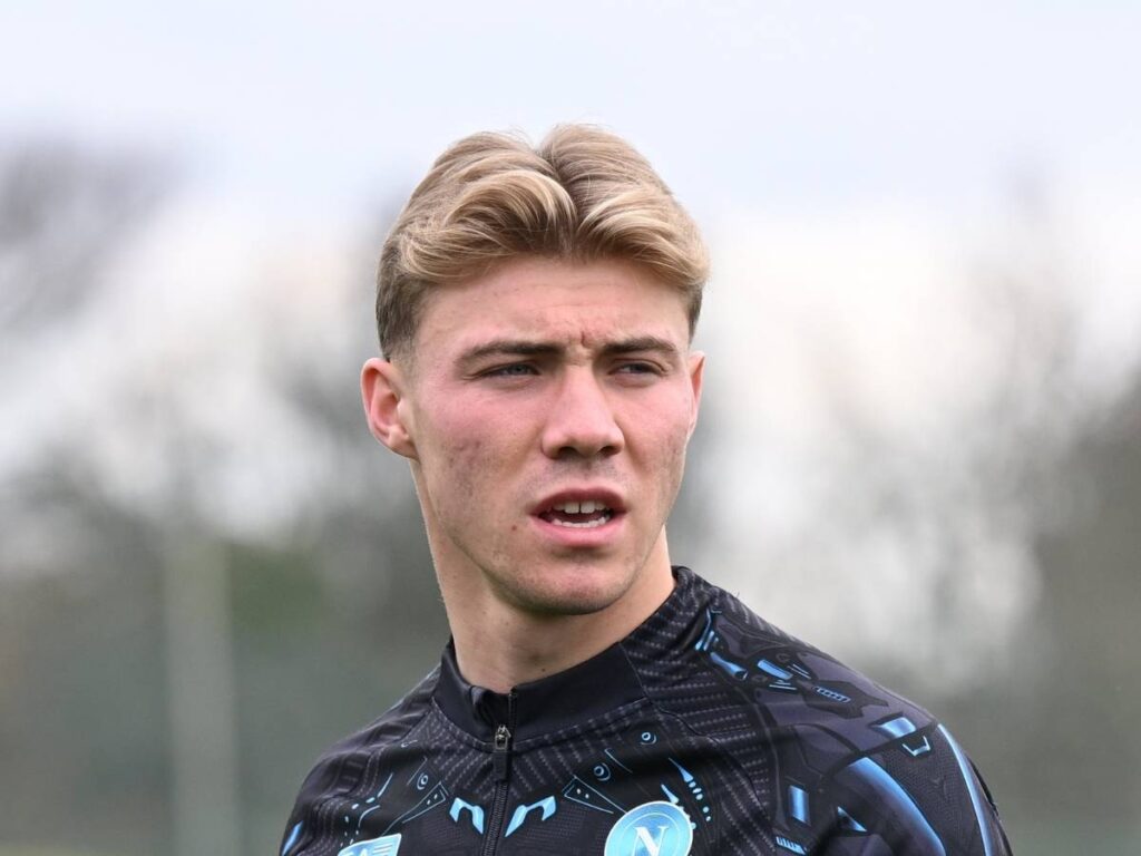Rasmus Hojlund in allenamento: l'attaccante del Napoli è stato al centro di un retroscena di mercato con il Milan