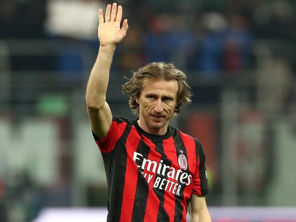 Il Milan si affida all'esperienza di Luka Modric: sfida speciale a Napoli