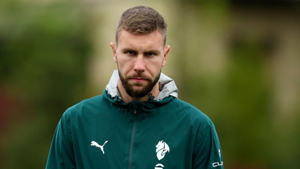 Strahinja Pavlovic difensore AC Milan è diventato padre di un maschietto