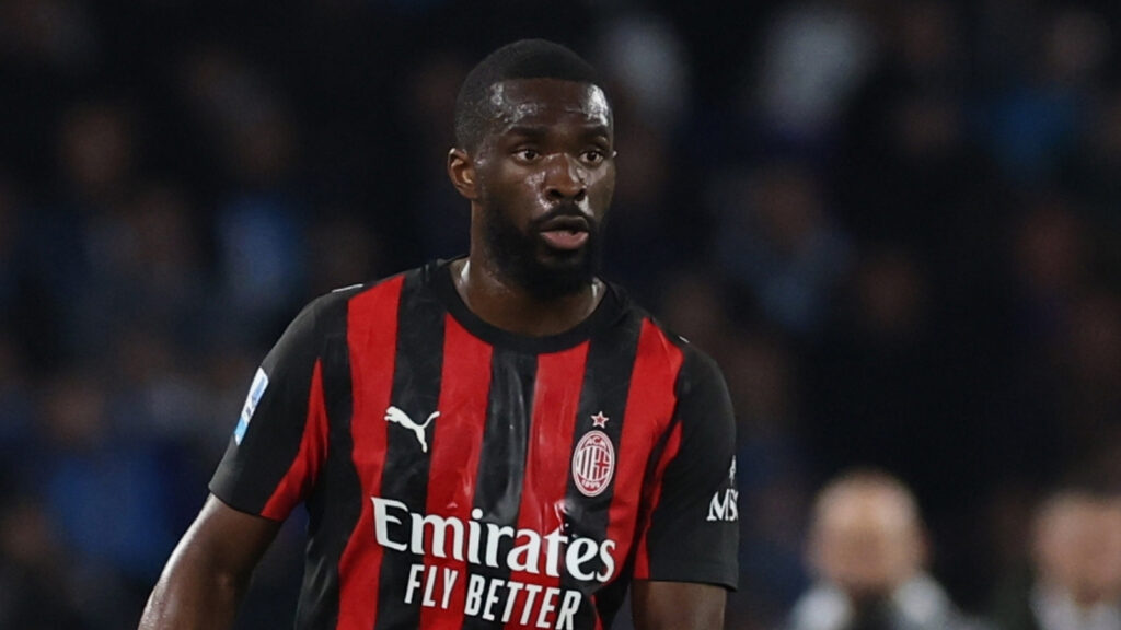 Milan, presto il rinnovo di Tomori: cifre e dettagli. La situazione di Leao e Pulisic