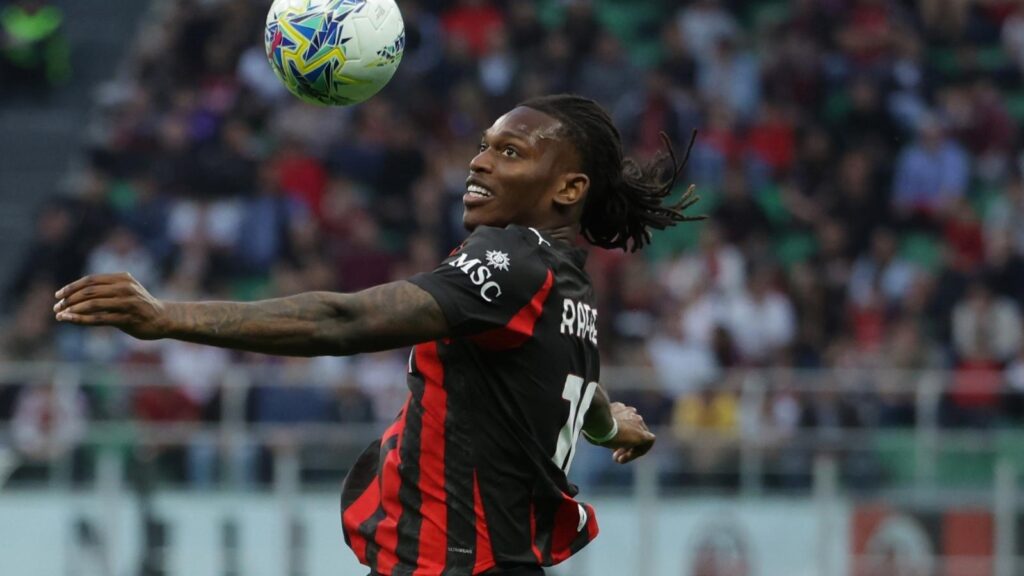 Ravezzani: "Leao discontinuo e irritante. Milan problema enorme in attacco, ma l'aria di crisi stupisce"