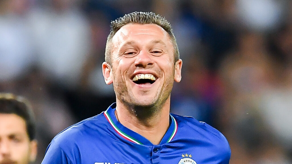Cassano: "Il Milan ha giocato per lo 0-0 e ha fatto schifo. Vorrei fare una domanda ai tifosi ..."