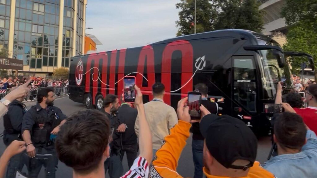 Pullman San Siro Milan-Juventus di Serie A