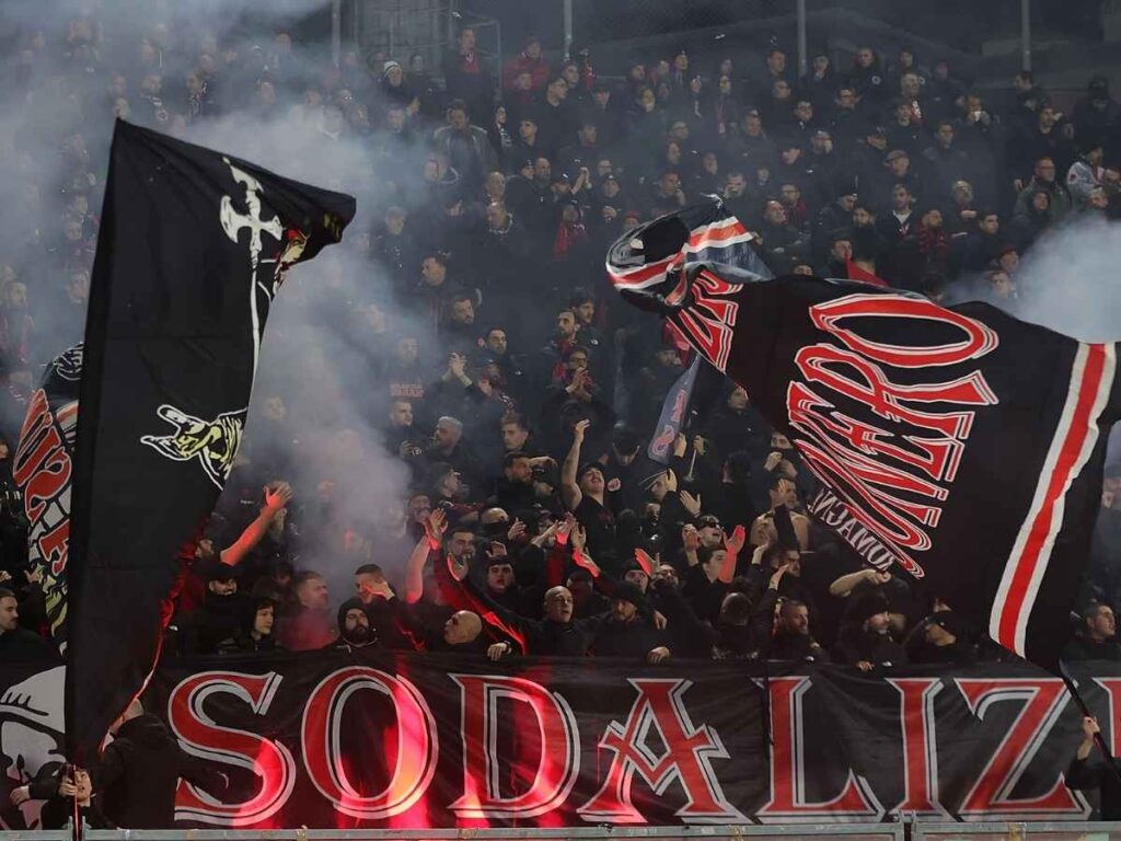 Prosegue la raccolta firme della Curva Sud del Milan: ecco di cosa si tratta