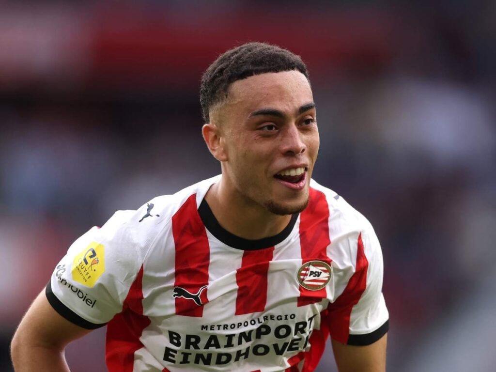 Sergiño Dest, ex Milan, festeggia il titolo con il PSV: stagione da 24 presenze e 6 assist per il terzino statunitense