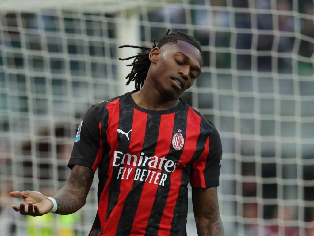 Milan-Udinese, Leao bombardato dai fischi di San Siro