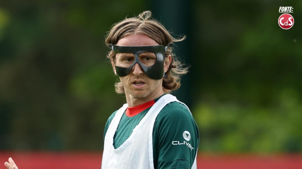 Modric detta le condizioni per restare al Milan: rinnovo legato ad Allegri e una novità nello staff