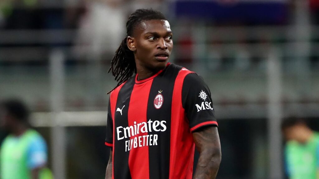 Rafael Leao, attaccante AC Milan, potrebbe lasciare i rossoneri nel calciomercato estivo 2026 per andare al Galatasaray o al Fenerbahçe