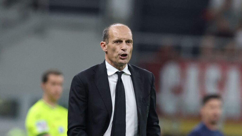 Milan-Cagliari 1-2, il Diavolo è fuori dalla Champions: "Cacciate tutti". Tifosi infuriati sui social