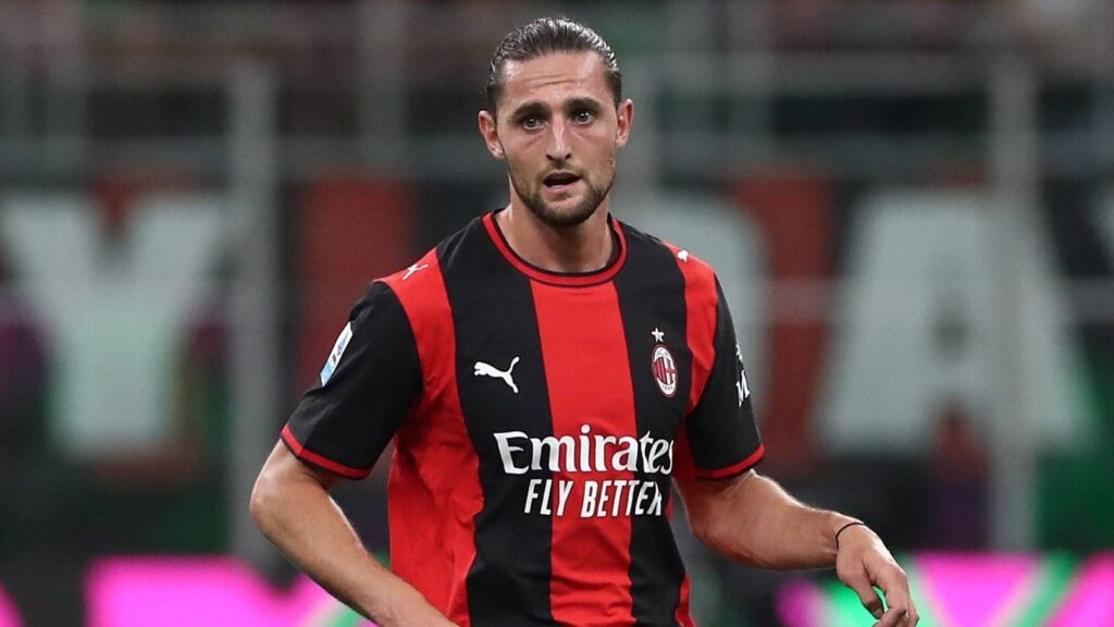 Adrien Rabiot, centrocampista AC Milan, potrebbe andare via nel calciomercato estivo 2026