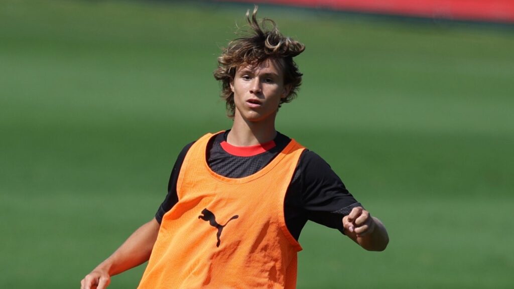 Milan, il gioiello del 2008 Comotto torna a Milanello: due strade per il futuro