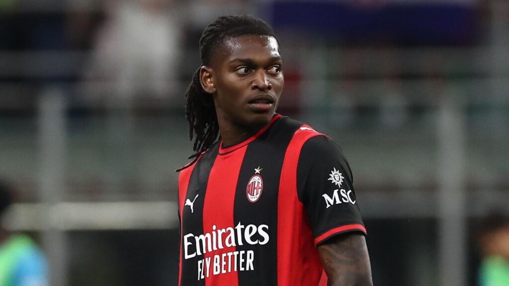 C'è già un club su Leao? Longari fa chiarezza: "Ecco quando entrerà nel vivo l'addio al Milan"