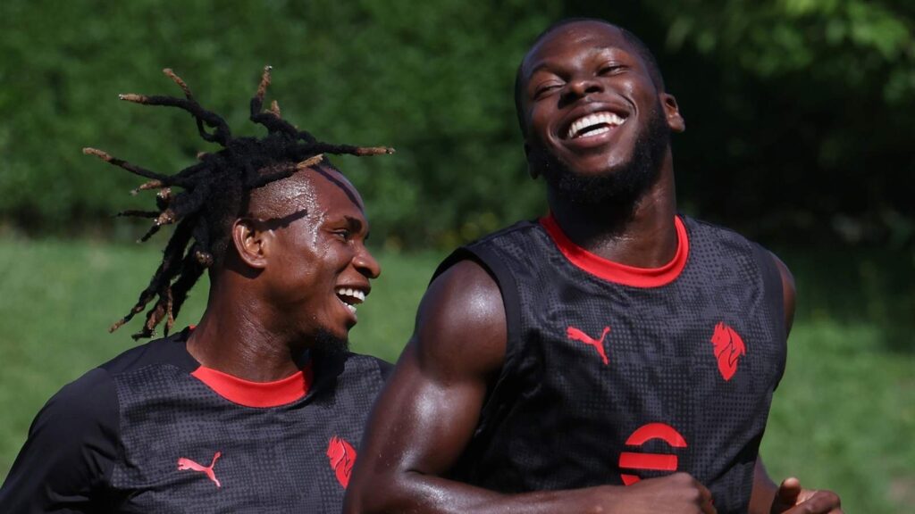 Samuel Chukwueze e Yunus Musah sono tra i giocatori che rientrano al Milan dal prestito e che saranno rimessi in vendita nel calciomercato estivo 2026