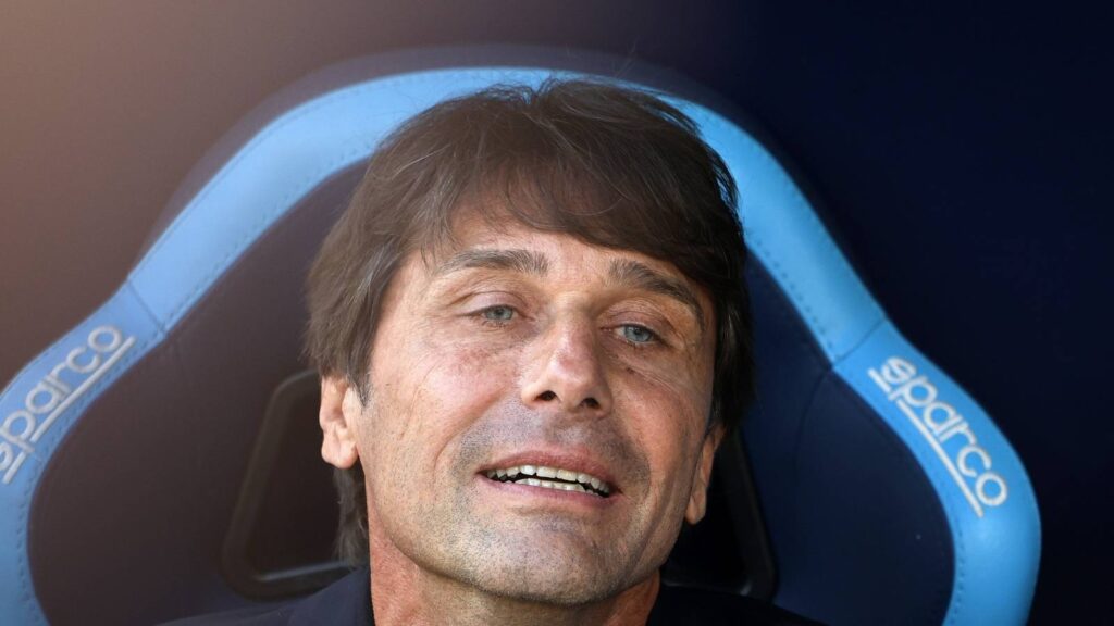 "Perché non vanno su di lui?": il Milan cerca un allenatore e Pardo consiglia la svolta Conte